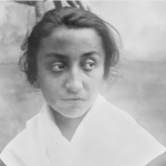 Lire la suite à propos de l’article Face à ce qui se dérobe : Les clichés de la folie.